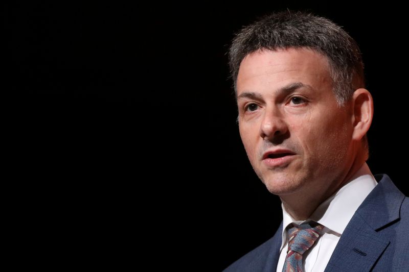 &copy; Reuters. FILE PHOTO: David Einhorn, President, Greenlight Capital, Inc. speaks during the 2019 Sohn Investment Conference in New York