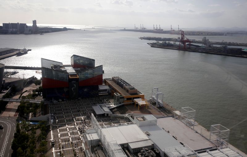 © Reuters. Factories line the port of Osaka