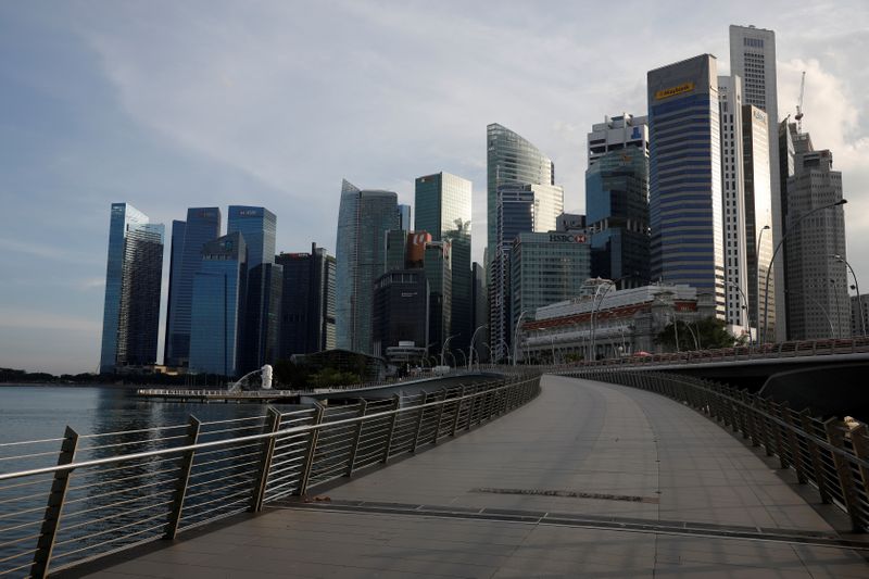 &copy; Reuters. FILE PHOTO: Outbreak of the coronavirus disease (COVID-19) in Singapore