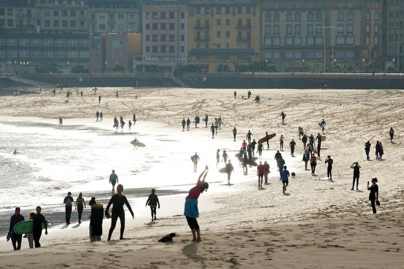 &copy; Reuters. Spain emerges from lockdown during the global outbreak of the coronavirus disease (COVID-19) in San Sebastian