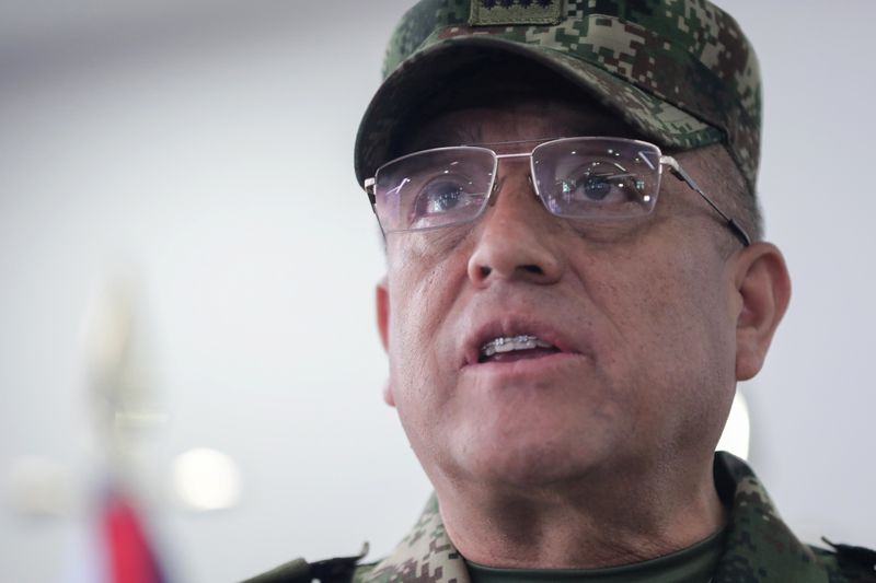 &copy; Reuters. قائد الجيش الكولومبي يتعهد بمعاقبة مسؤولين بالجيش متورطين في فضيحة تجسس