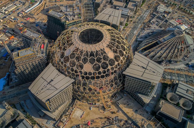 &copy; Reuters. An aerial view taken after the recent crowning of Al Wasl dome shows the progress of construction at the Expo 2020 site in Dubai