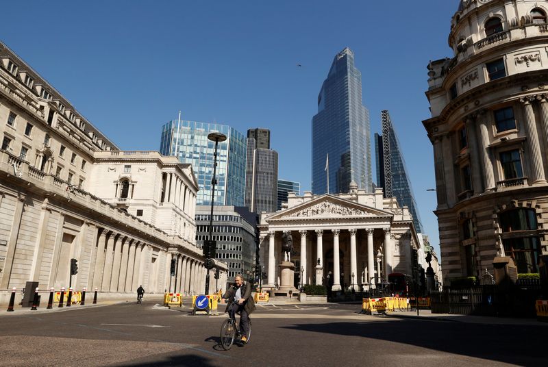 © Reuters. FILE PHOTO: The coronavirus disease (COVID-19) spread in London