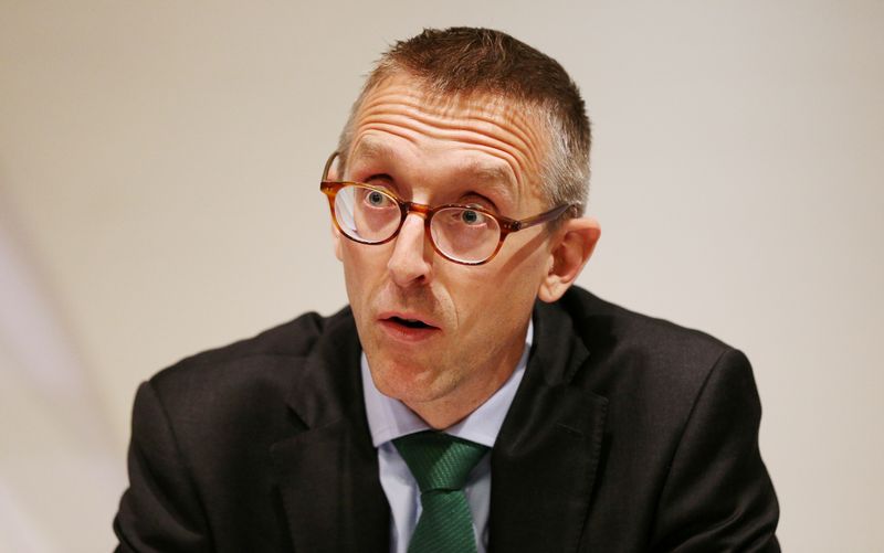 © Reuters. FILE PHOTO: Britain's Deputy Governor for Prudential Regulation and Chief Executive of the Prudential Regulation Authority, Sam Woods, speaks during the Bank of England's financial stability report