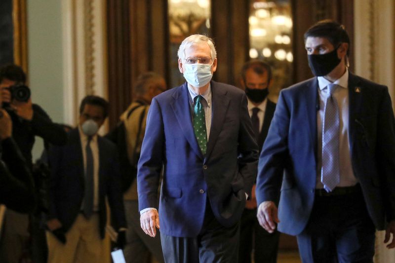 © Reuters. U.S. Senate Majority Leader McConnell arrives at the U.S. Capitol amid ongoing coronavirus concerns in Washington