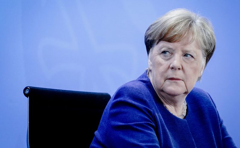 &copy; Reuters. Imagen de archivo de la canciller alemana, Angela Merkel, durante una conferencia de prensa sobre el combate al coronavirus, en Berlín