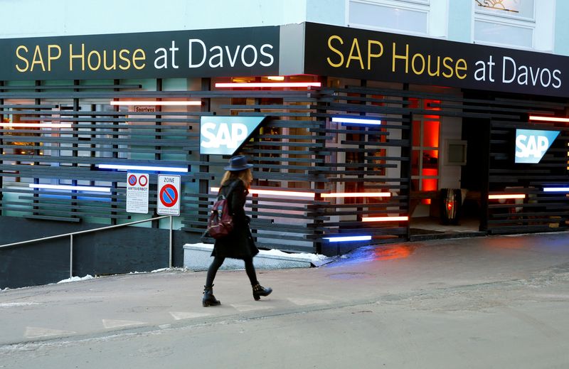 &copy; Reuters. FILE PHOTO: Logo is seen at a showroom that hosts SAP in Davos
