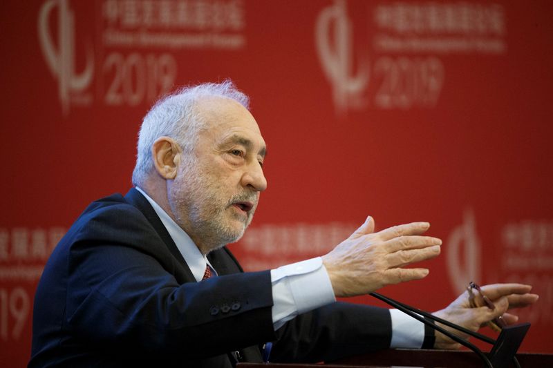 &copy; Reuters. Prêmio Nobel de Economia Joseph Stiglitz em Pequim