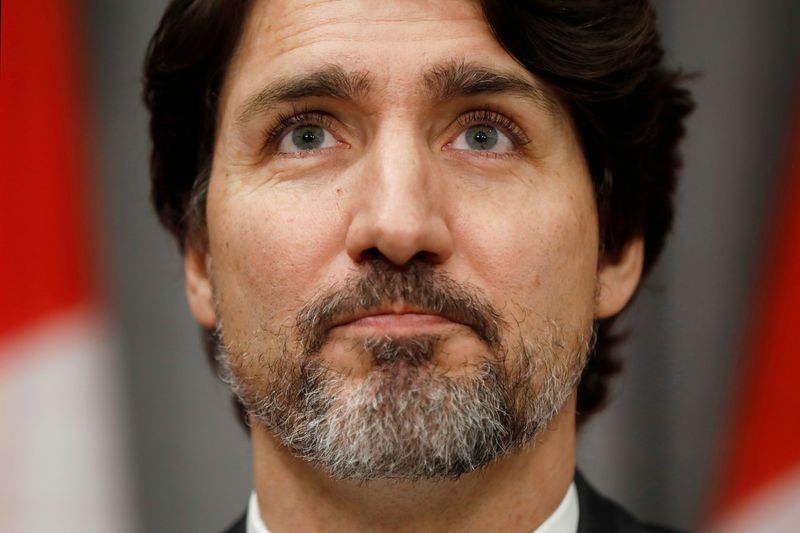 © Reuters. Canada's Prime Minister Justin Trudeau pauses during a news conference on Parliament Hill in Ottawa