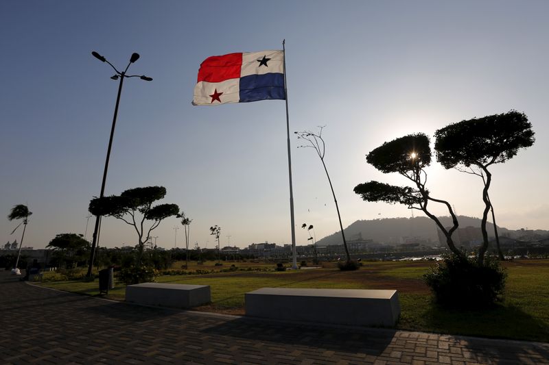 &copy; Reuters. La bandiera di Panama a Panama City, in Panama