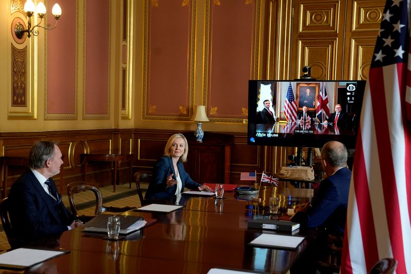 © Reuters. The U.S. and Britain launch first round of negotiations for a trade agreement