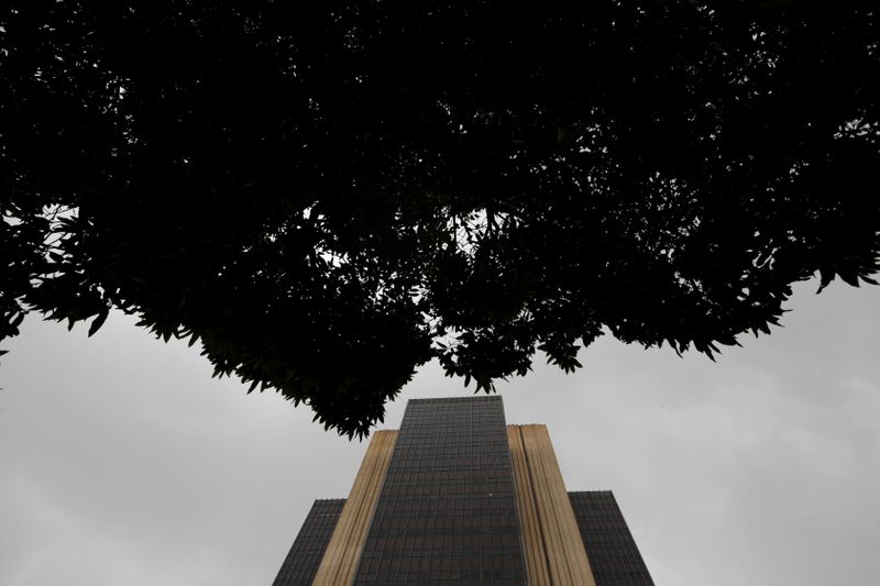 &copy; Reuters. The central bank headquarters building is pictured in Brasilia