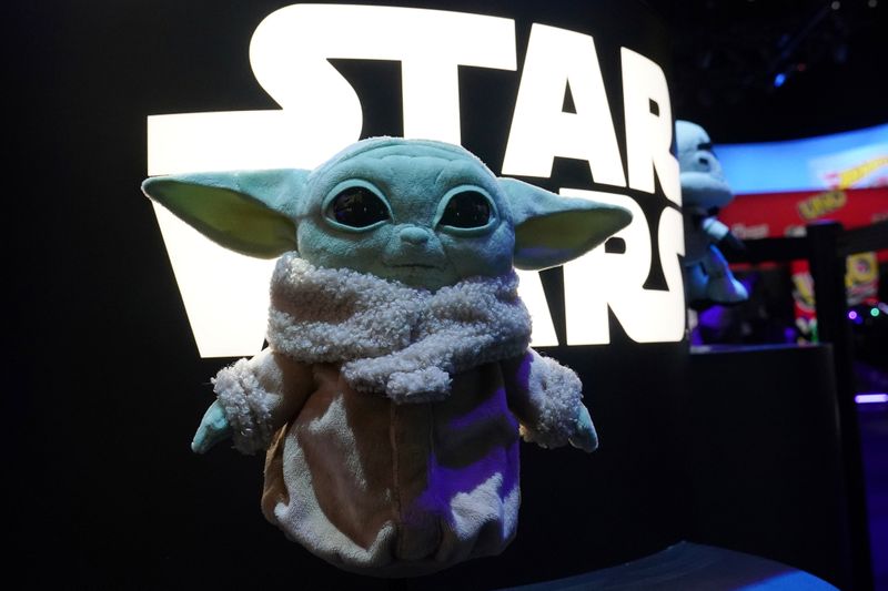 &copy; Reuters. A Baby Yoda toy from Mattel is pictured in the Manhattan borough of New York City, New York