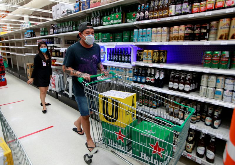 &copy; Reuters. FILE PHOTO: The spread of the coronavirus disease (COVID-19) in Bangkok