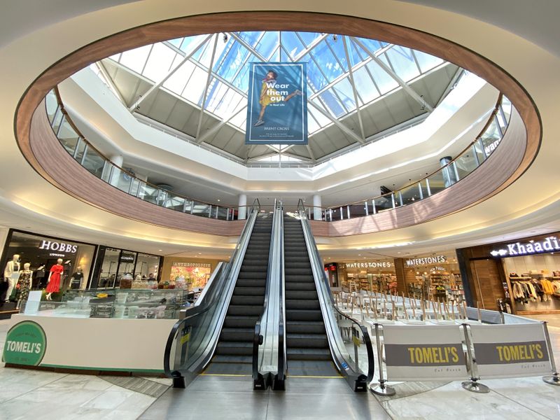 &copy; Reuters. FILE PHOTO: Deserted Brent Cross shopping centre is seen in London