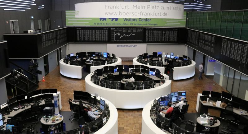 &copy; Reuters. Panoramica della Borsa di Francoforte, 5 maggio 2020