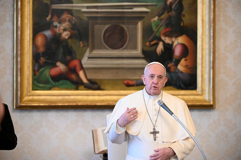 &copy; Reuters. Para Francisco durante audiência geral remota