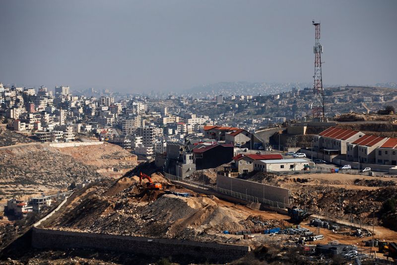 © Reuters. FILE PHOTO: A general view picture shows a construction site in the Israeli settlement of Efrat in the Gush Etzion settlement block in the Israeli-occupied West Bank