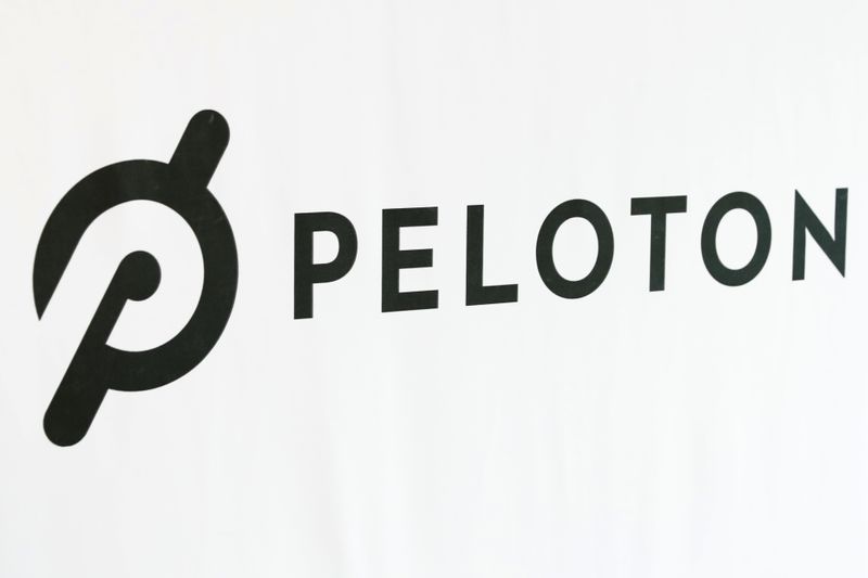 &copy; Reuters. A Peloton logo is seen after the ringing of the opening bell for the company&apos;s IPO at the Nasdaq Market site in New York City