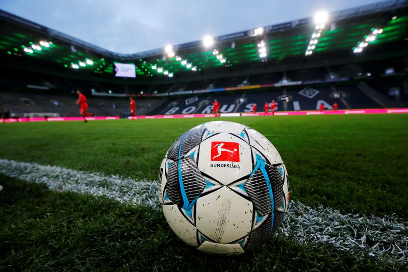 &copy; Reuters. 独サッカーのブンデスリーガ、無観客で16日再開　欧州で初