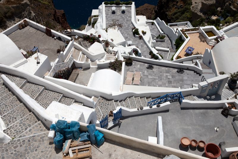 &copy; Reuters. Impact of the coronavirus disease (COVID-19) outbreak on the island of Santorini