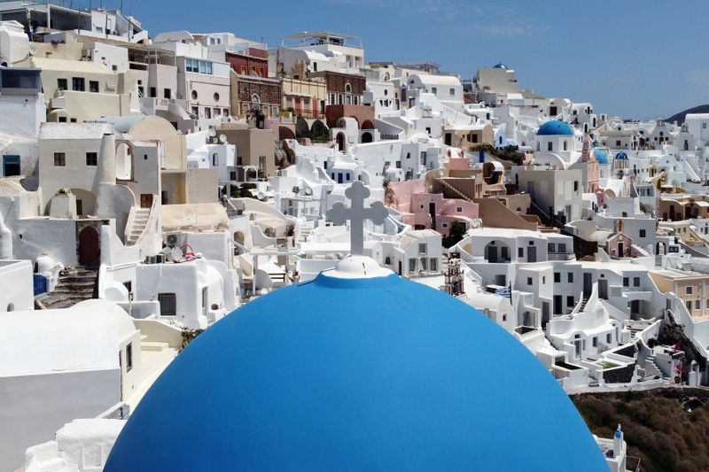 &copy; Reuters. Impact of the coronavirus disease (COVID-19) outbreak on the island of Santorini