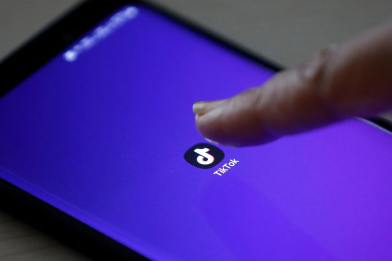 &copy; Reuters. FILE PHOTO: The logo of TikTok application is seen on a mobile phone screen in this picture illustration taken