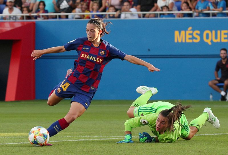 © Reuters. FILE PHOTO: Women's Primera Division - FC Barcelona vs CD Tacon