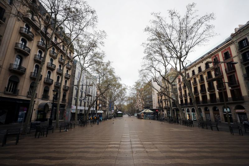 © Reuters. Ramblas vazias em Barcelona, Espanha, em meio à pandemia de coronavírus