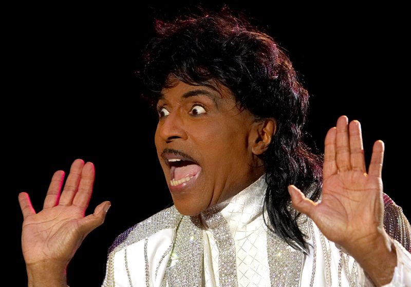 &copy; Reuters. FILE PHOTO: Entertainer Little Richard performs on stage at Crossroad festival in Gijon, northern Spain.