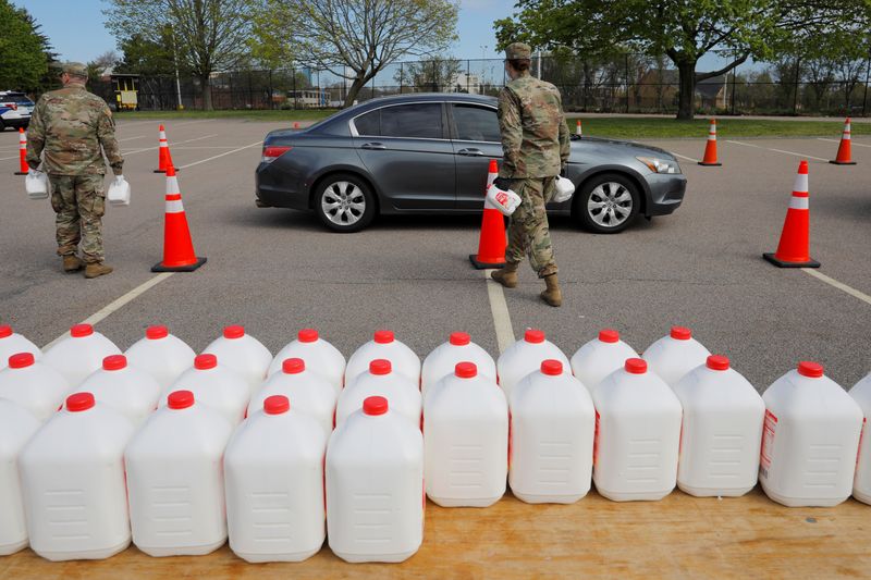 © Reuters. FILE PHOTO:  Outbreak of the coronavirus disease (COVID-19) in Massachusetts