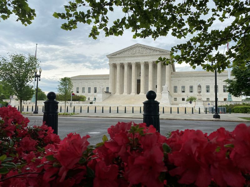 &copy; Reuters. FILE PHOTO: A general view of the United States Supreme Court in Washington