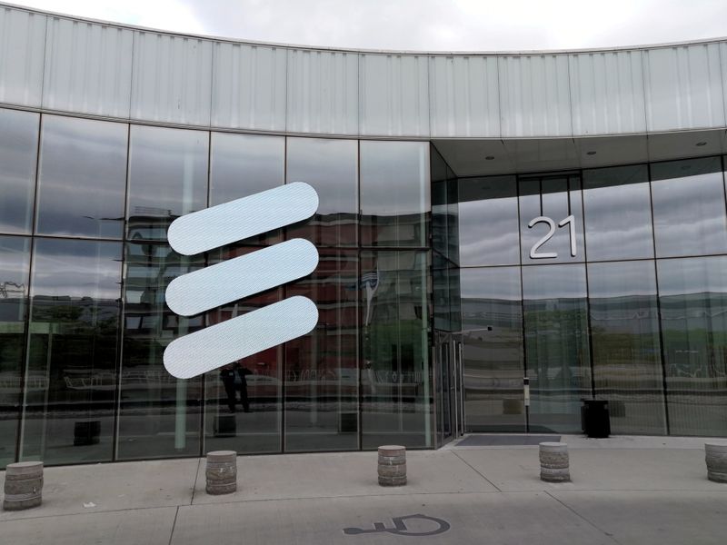 &copy; Reuters. FILE PHOTO: The Ericsson logo is seen at the Ericsson&apos;s headquarters in Stockholm