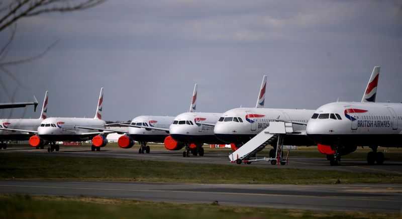 &copy; Reuters. FOTO DE ARCHIVO: Aviones de British Airways estacionados en el aeropuerto de Bournemouth, Reino Unido, 1 de abril de 2020