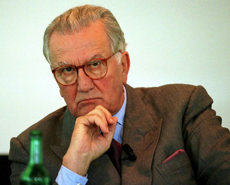 &copy; Reuters. FILE PHOTO: FRITZ GERBER, CHAIRMAN OF THE BOARD OF ROCH, AT NEWS CONFERENCE.