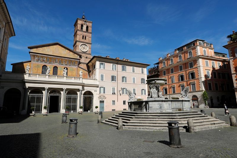 &copy; Reuters. Vista da basílica e Santa Maria em Trastevere, em Roma