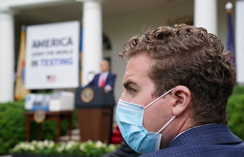 © Reuters. El presidente de los Estados Unidos, Donald Trump, realiza una conferencia de prensa sobre la respuesta al coronavirus en la Casa Blanca en Washington