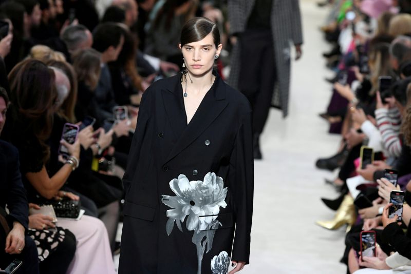 &copy; Reuters. FILE PHOTO: Valentino&apos;s Fall/Winter 2020/21 show in Paris Fashion Week