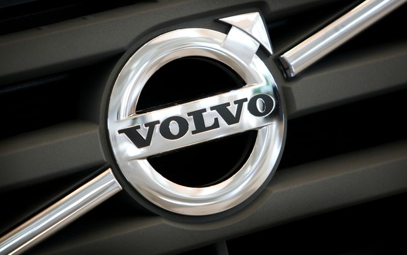 &copy; Reuters. FILE PHOTO: The logo of  Volvo is seen on the front grill of a Volvo truck in a customer showroom at its company headquarters in Gothenburg