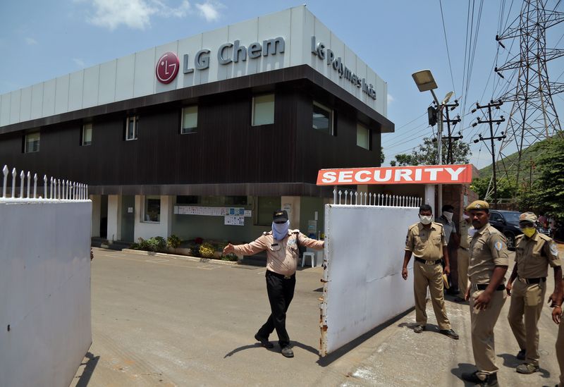 &copy; Reuters. FILE PHOTO: Gas leak at LG Polymers plant in Visakhapatnam, India