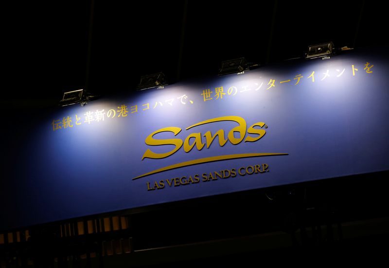 &copy; Reuters. The logo of Las Vegas Sands Corp is pictured at the Japan IR EXPO in Yokohama