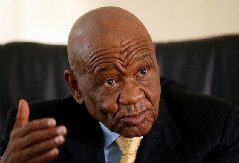 &copy; Reuters. FILE PHOTO: Lesotho&apos;s Prime Minister Thabane gestures as he speaks during an interview with Reuters at the state house in the capital Maseru