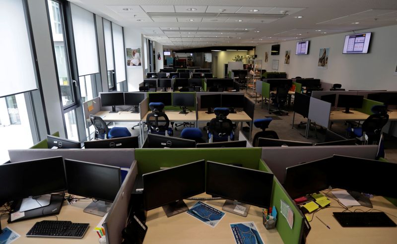 © Reuters. Open office workspace is seen in an empty office in Prague