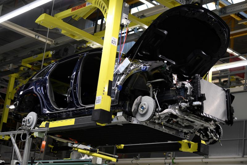 &copy; Reuters. A battery cell is installed at a Mercedes-Benz EQC electric car in a production line at a plant in Bremen