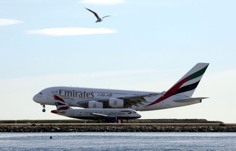 &copy; Reuters. تغريدة: طيران الإمارات تستأنف الرحلات إلى 9 مدن في 8 دول من 21 مايو
