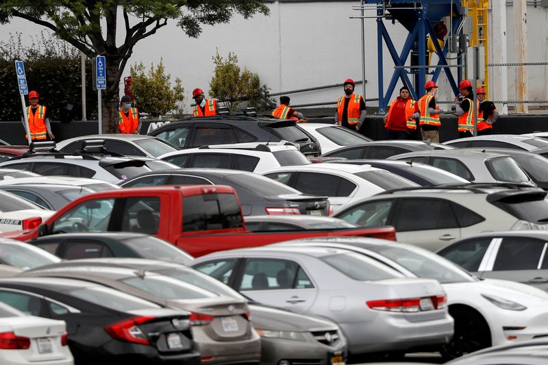 &copy; Reuters. FILE PHOTO: Tesla&apos;s primary vehicle factory reopens in Fremont