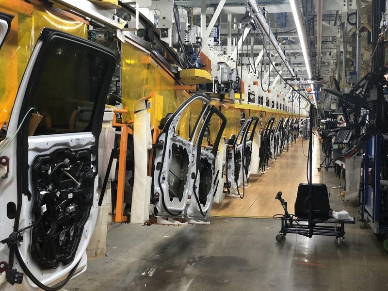 &copy; Reuters. Weld curtains hang across the door line at FCA&apos;s Sterling Heights Assembly Plant