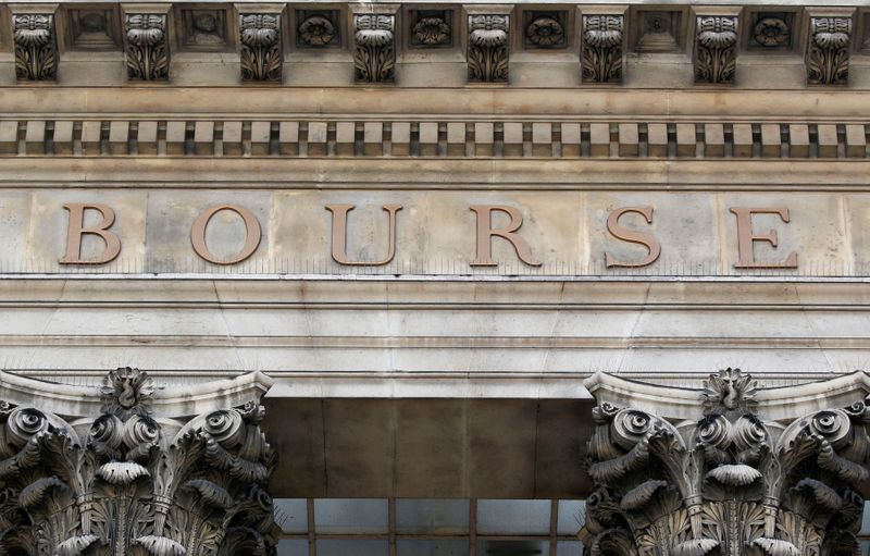 &copy; Reuters. LES BOURSES EUROPÉENNES POURSUIVENT LEUR REPLI EN DÉBUT DE SÉANCE