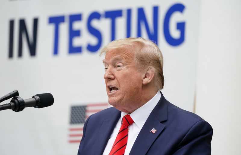 &copy; Reuters. U.S. President Donald Trump holds press briefing on coronavirus response at the White House in Washington