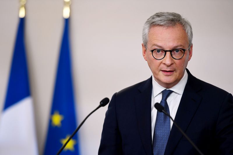 &copy; Reuters. FOTO DE ARCHIVO: El ministro de Economía y Finanzas francés Bruno Le Maire durante una presentación de los detalles del fin del confinamiento del país impuesto para frenar la propagación de la enfermedad coronavirus (COVID-19), en el Hotel Matignon d